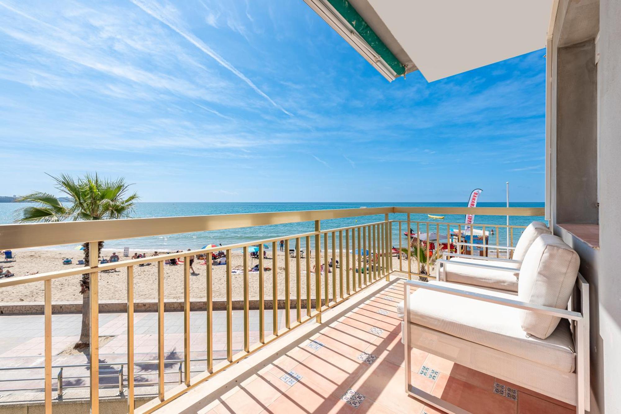 Apartamento Frente Al Mar Cambrils Exterior foto