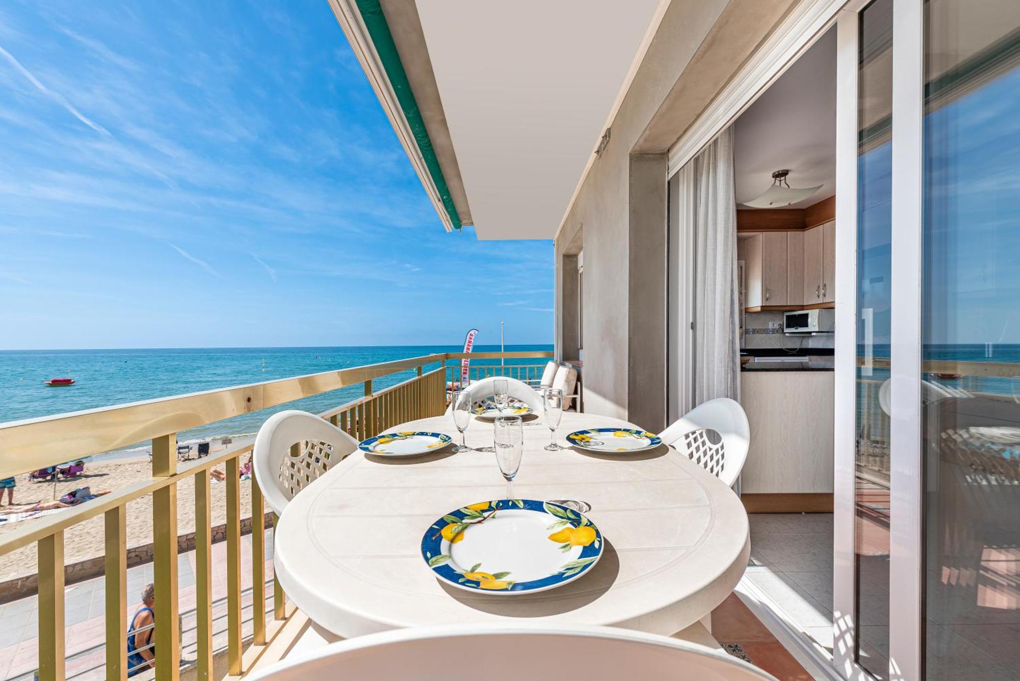 Apartamento Frente Al Mar Cambrils Exterior foto